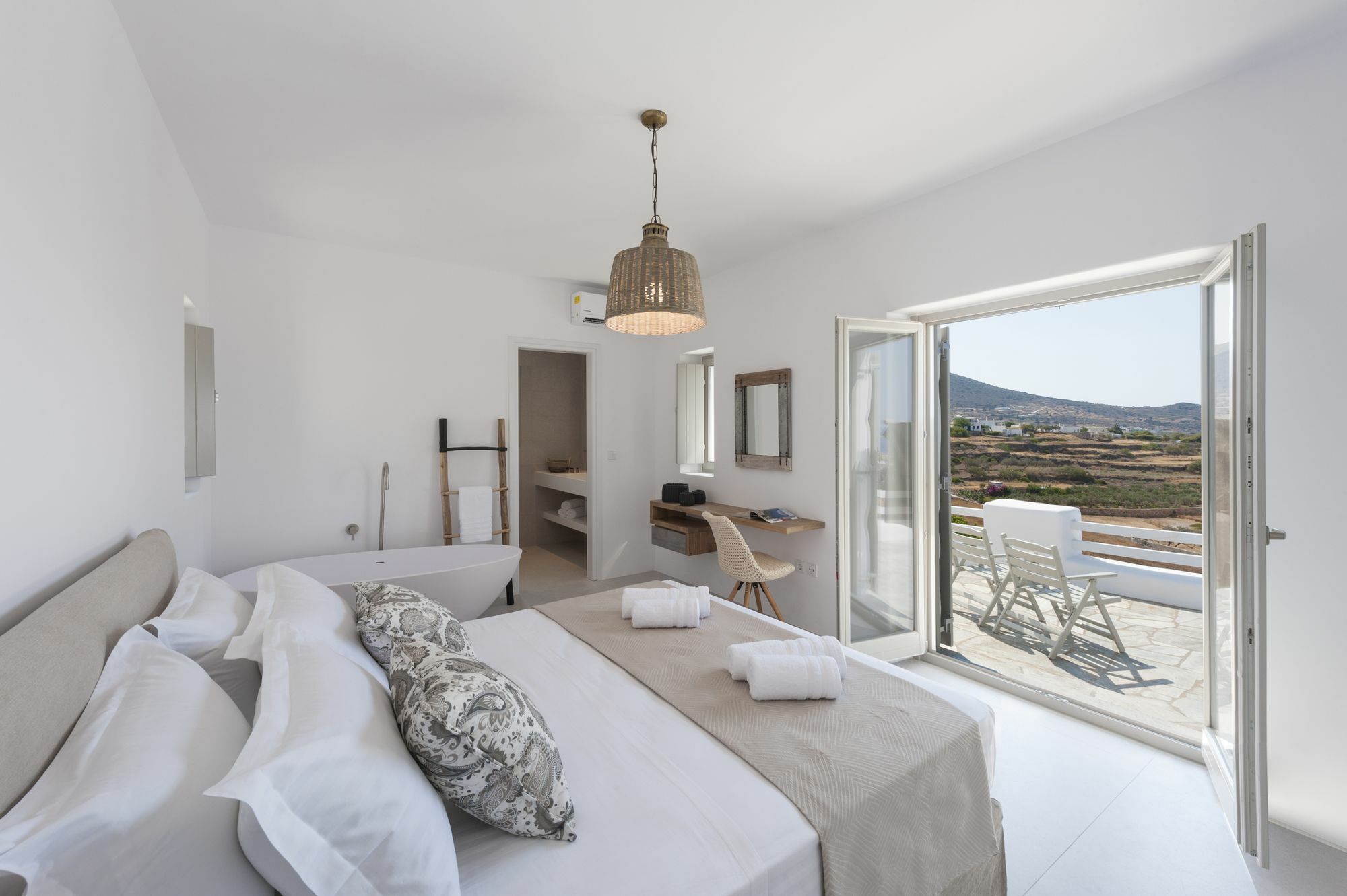 Niriides Luxury Villas Алики Экстерьер фото